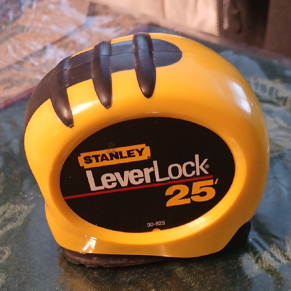 Stanley LeverLock 25' Tape Measure